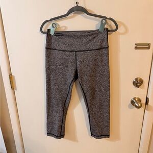 Lululemon Wonder Under Cropped Legging